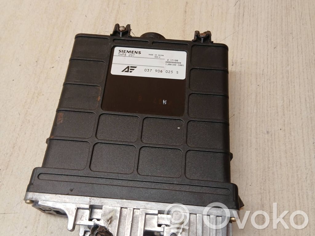 Volkswagen Sharan Engine control unit/module 