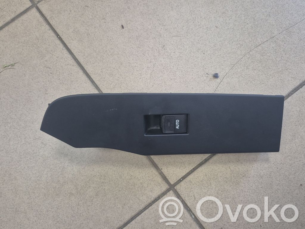Toyota Auris E180 Electric window control switch 