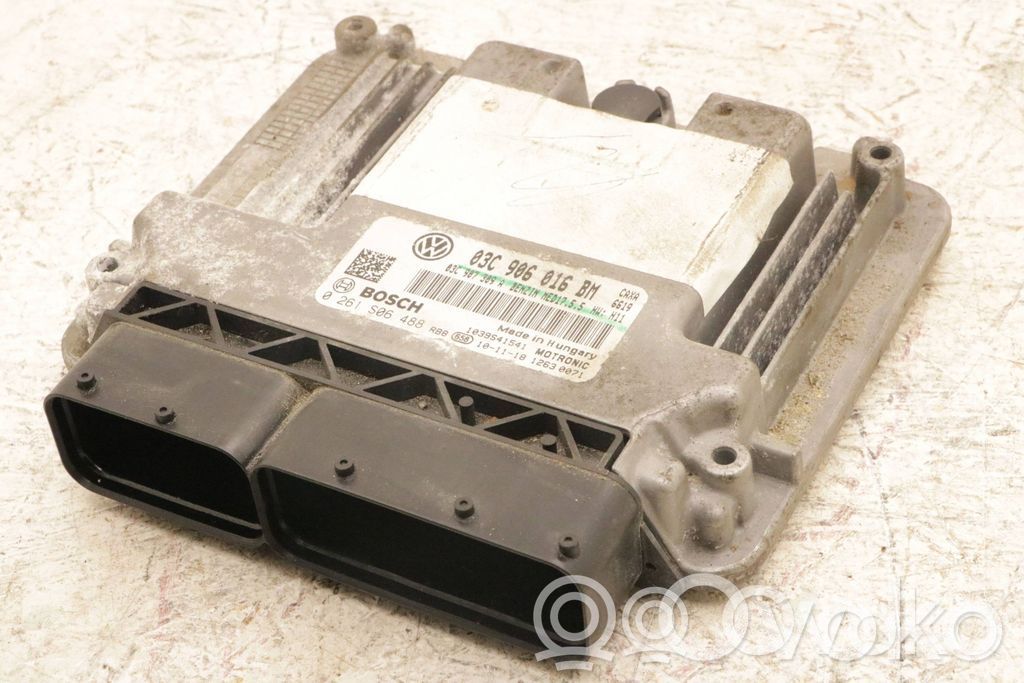 Volkswagen Golf VI Engine control unit/module 