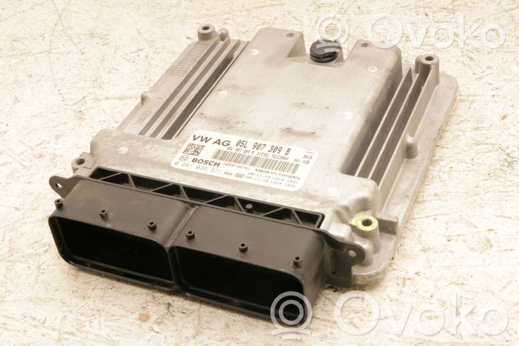 Skoda Superb B8 (3V) Engine control unit/module 