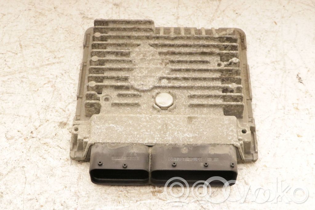Volkswagen Golf VI Engine control unit/module 