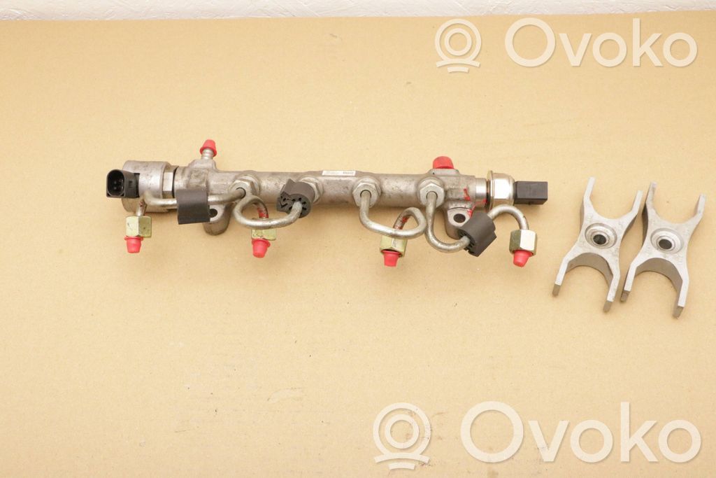 Volkswagen PASSAT B8 Fuel main line pipe 