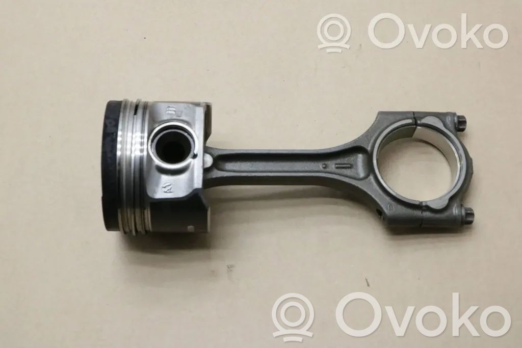 Volvo V40 Piston with connecting rod 