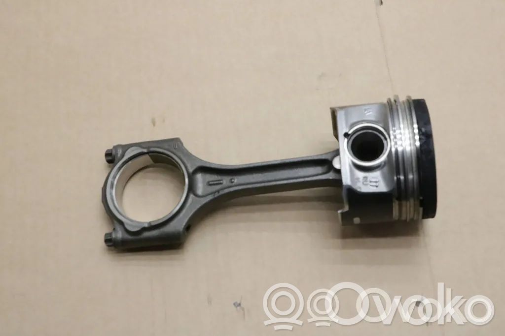 Volvo V40 Piston with connecting rod 