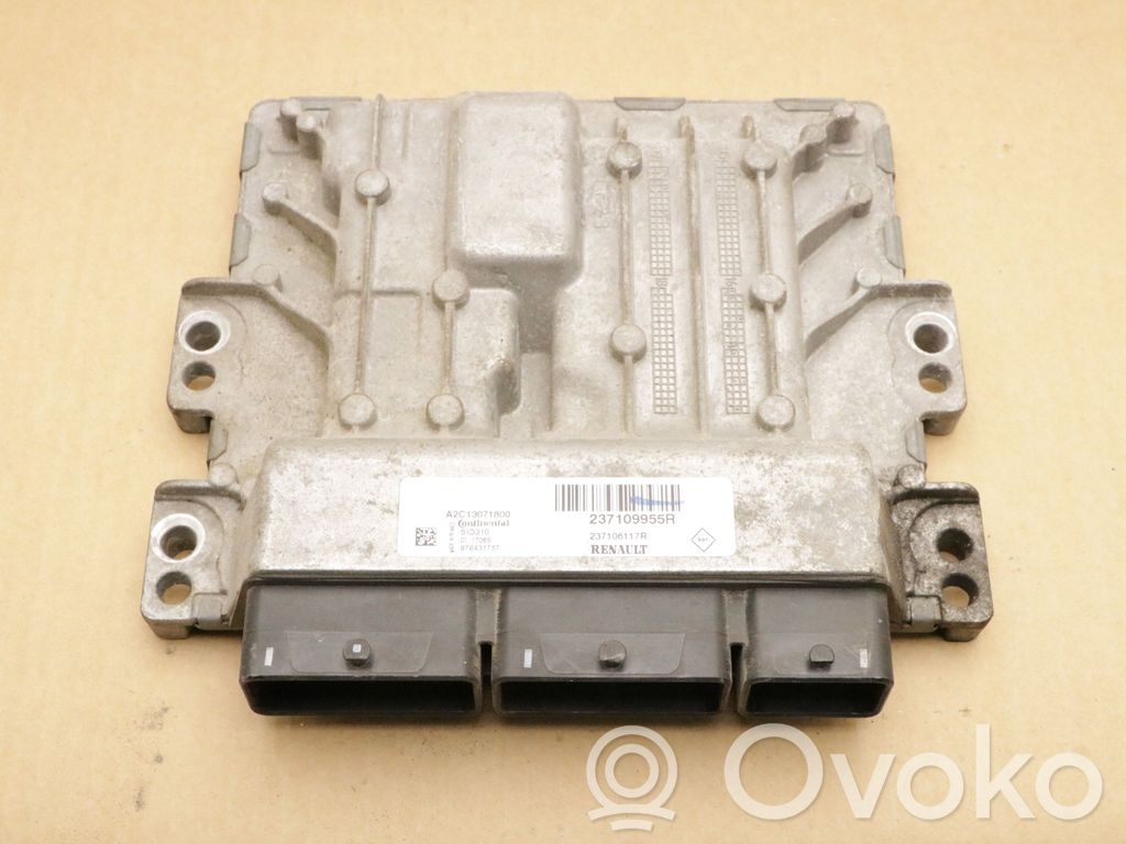 Renault Master III Engine control unit/module 
