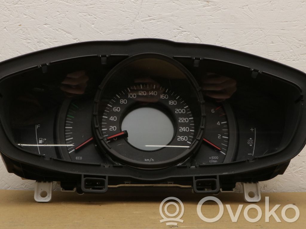 Volvo V40 Speedometer (instrument cluster) 