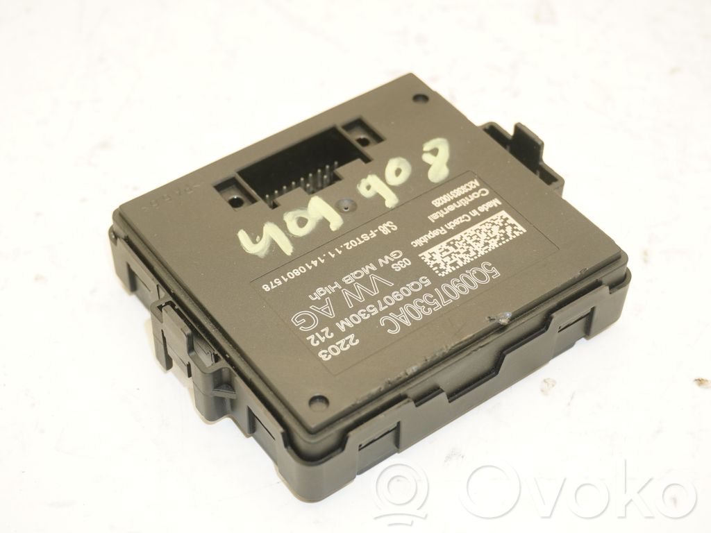 Volkswagen PASSAT B8 Gateway control module 