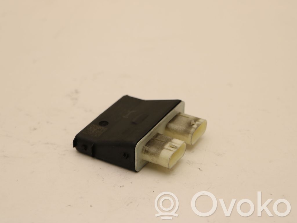 Volkswagen Multivan T7 Tailgate/trunk control unit/module 