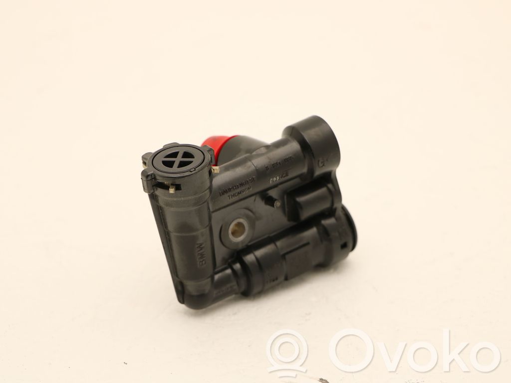 BMW XM Termostat / Obudowa termostatu 