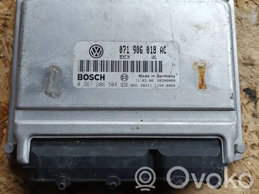 Engine control unit/module   071906018AC,0261206508