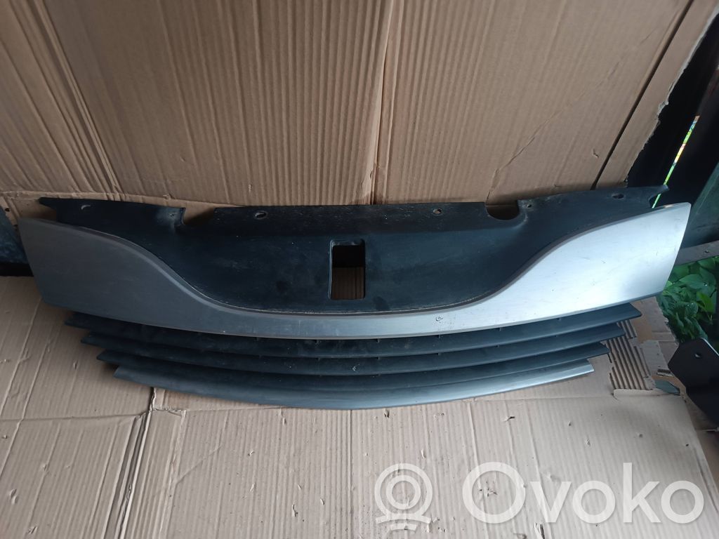 Renault Laguna II Front grill 