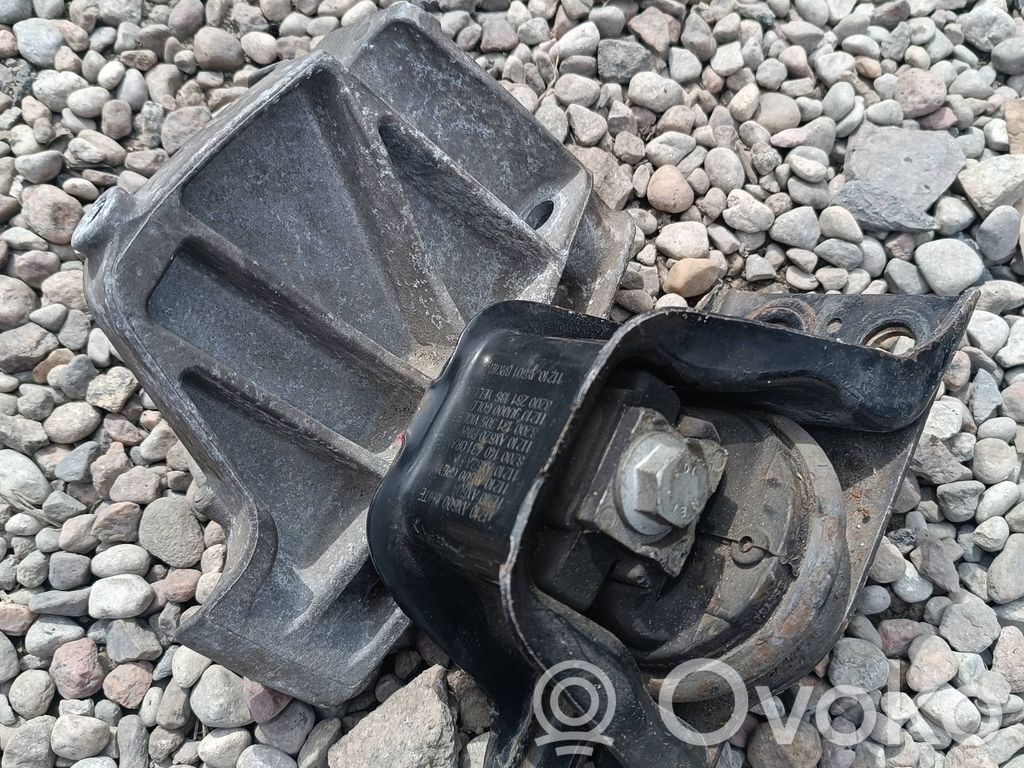 Engine mount bracket   11210AX600,11210AX620,11210AY600,11210AX60A,12109U000,8200131306,8200140431,8200281180