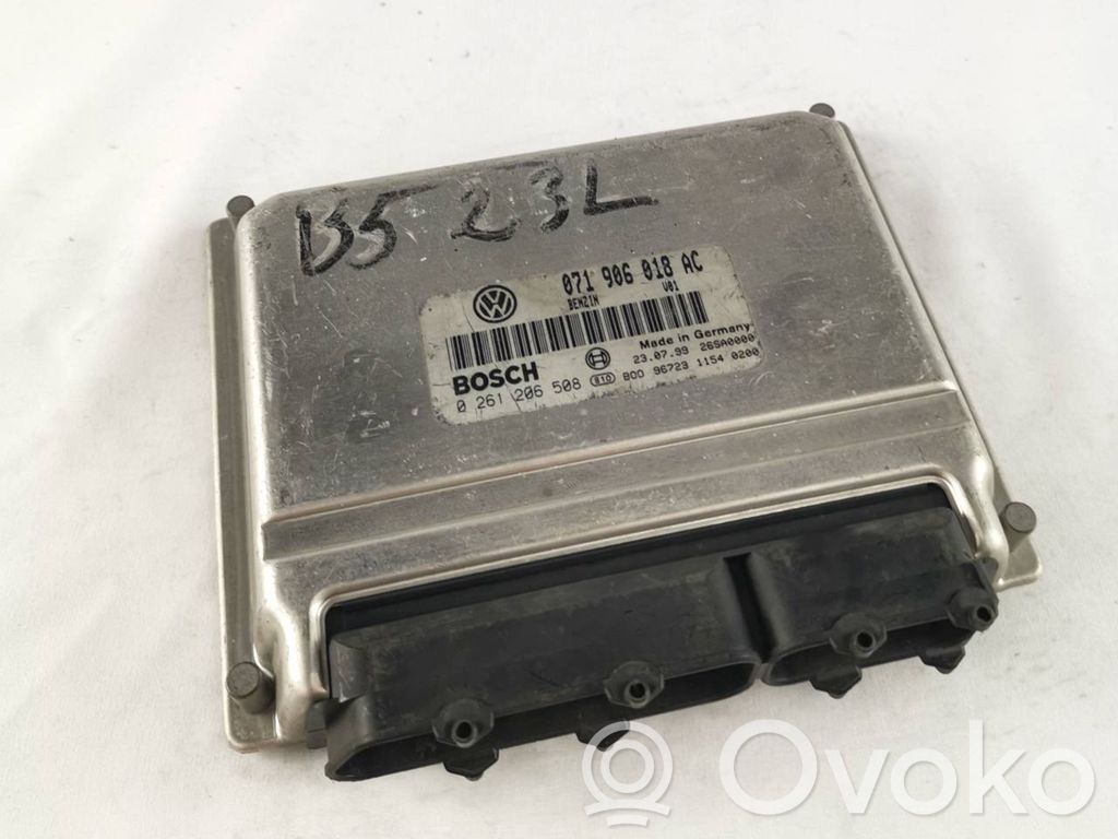 Engine control unit/module   071906018AC,0261206508,26SA0000