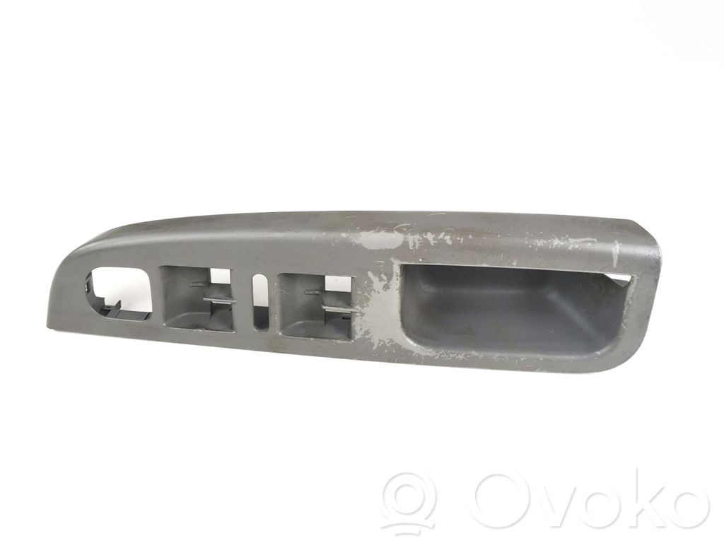 Volkswagen Golf V Front door interior handle trim 