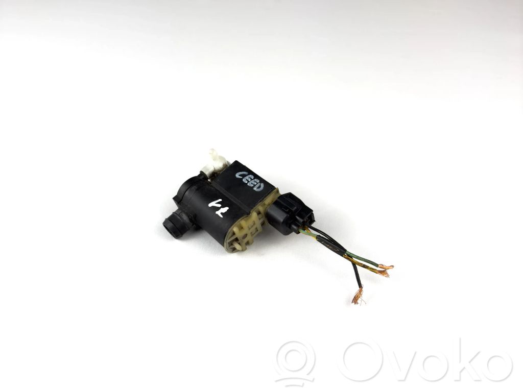 KIA Ceed Windscreen/windshield washer pump 