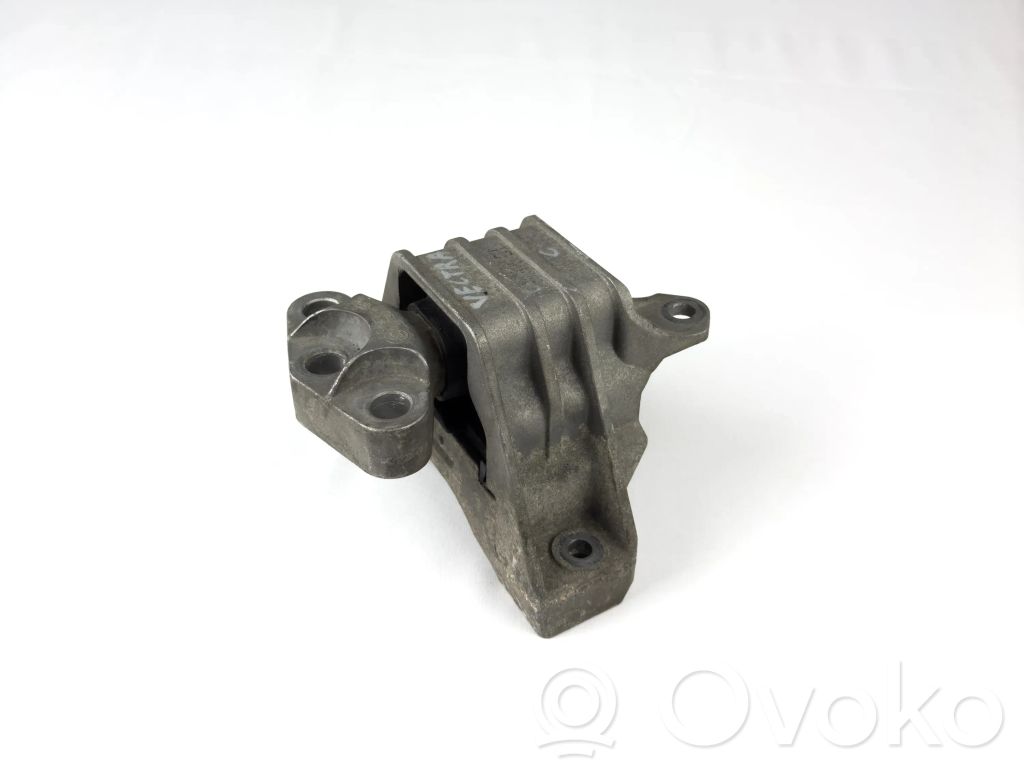 Opel Vectra C Engine mount bracket 