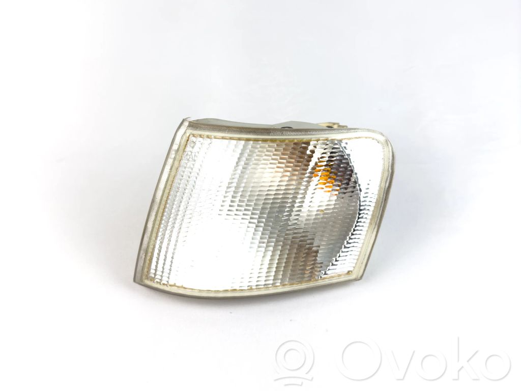 Volkswagen PASSAT B4 Front reflector 