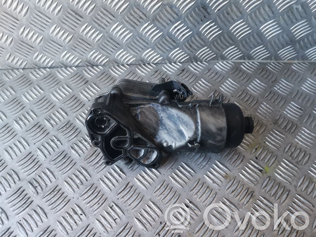 Oil filter mounting bracket