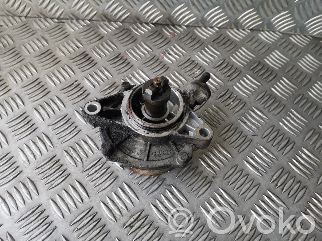 KIA Carnival Vacuum pump 
