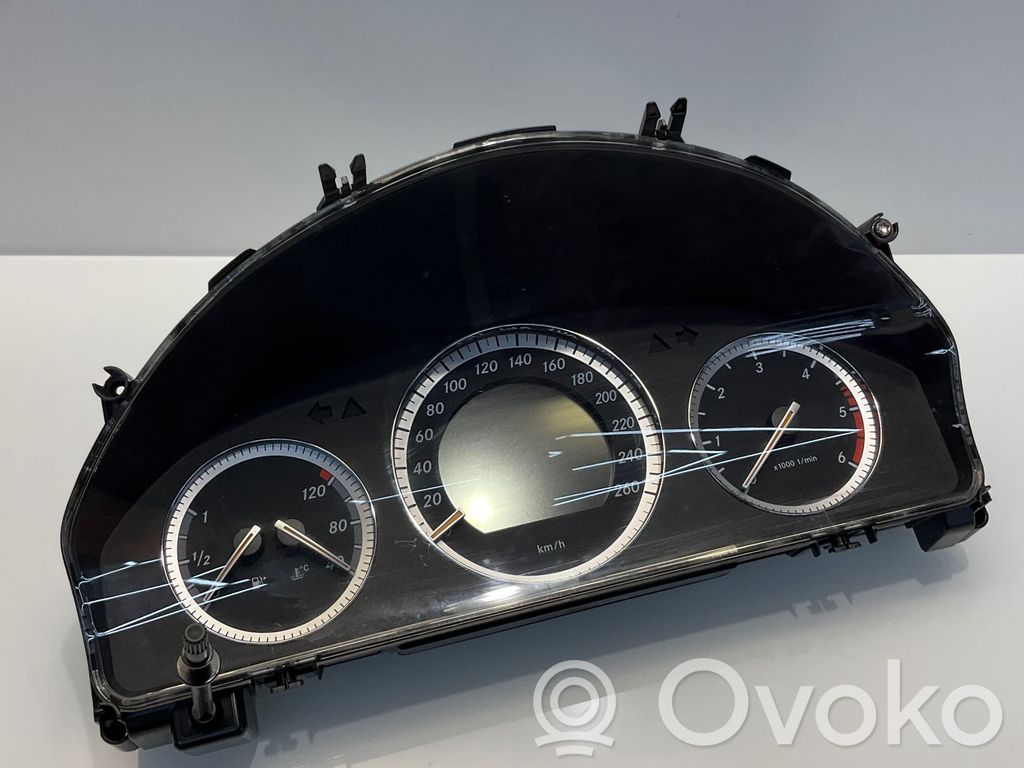 Mercedes-Benz C W204 Tachimetro (quadro strumenti) 