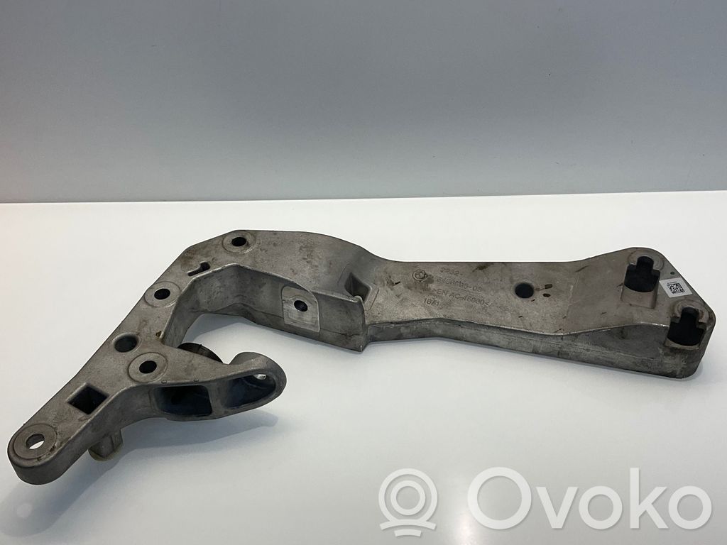 BMW X5 G05 Gearbox mounting bracket 