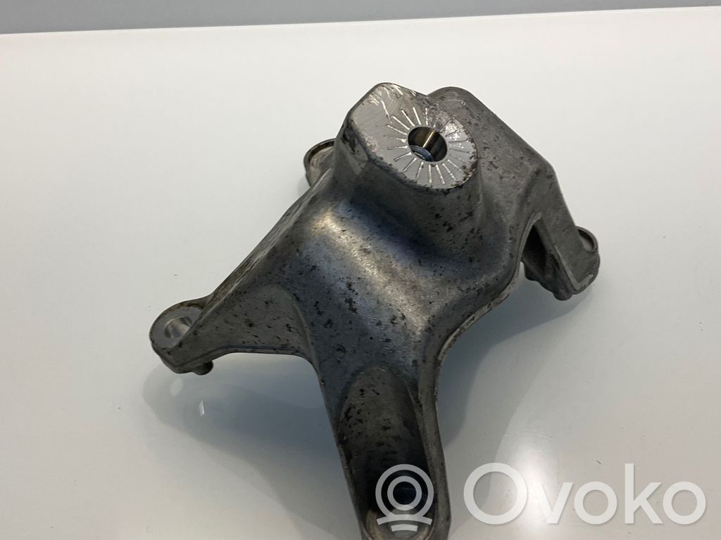 Porsche Macan (95B) Engine mounting bracket 