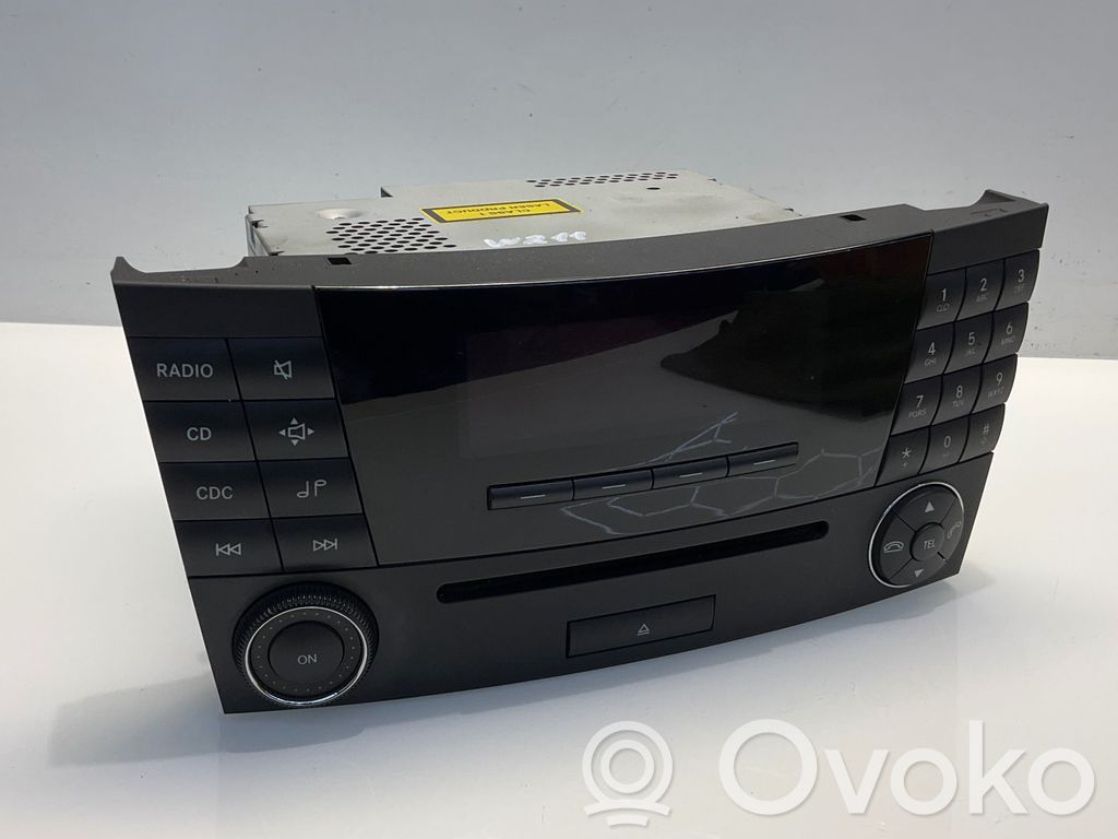 Mercedes-Benz E W211 Panel / Radioodtwarzacz CD/DVD/GPS 