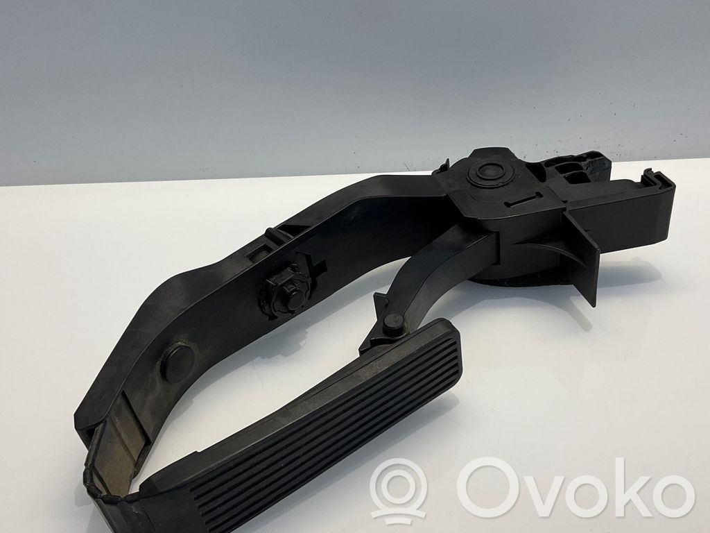 Mercedes-Benz E W211 Accelerator throttle pedal 