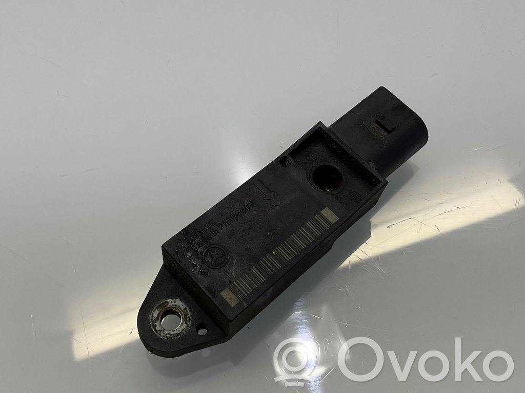 Mercedes-Benz CLS C219 Sensor impacto/accidente para activar Airbag 