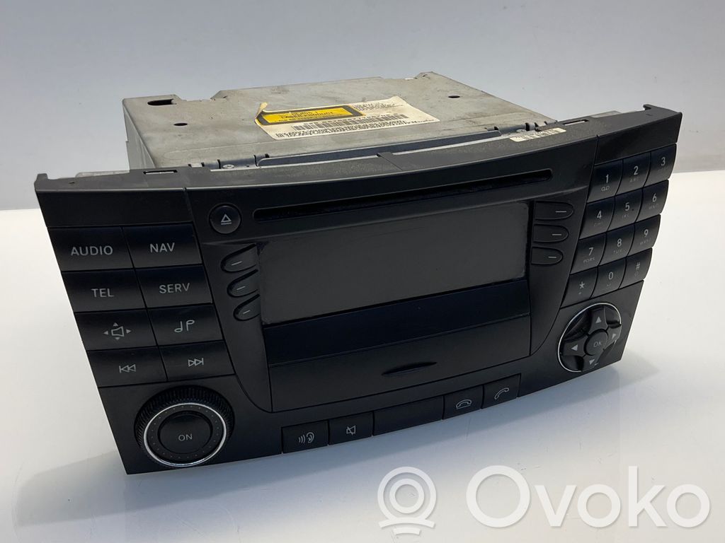 Mercedes-Benz E W211 Panel / Radioodtwarzacz CD/DVD/GPS 
