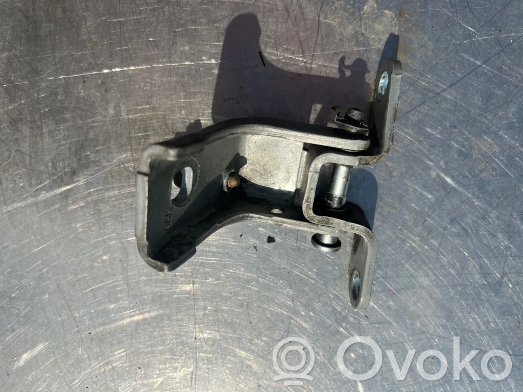 Ford Mondeo Mk III Front door upper hinge 