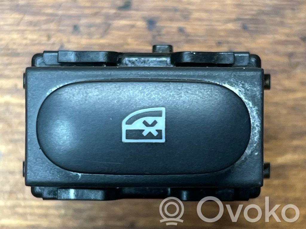 Renault Zoe Przyciski szyb 