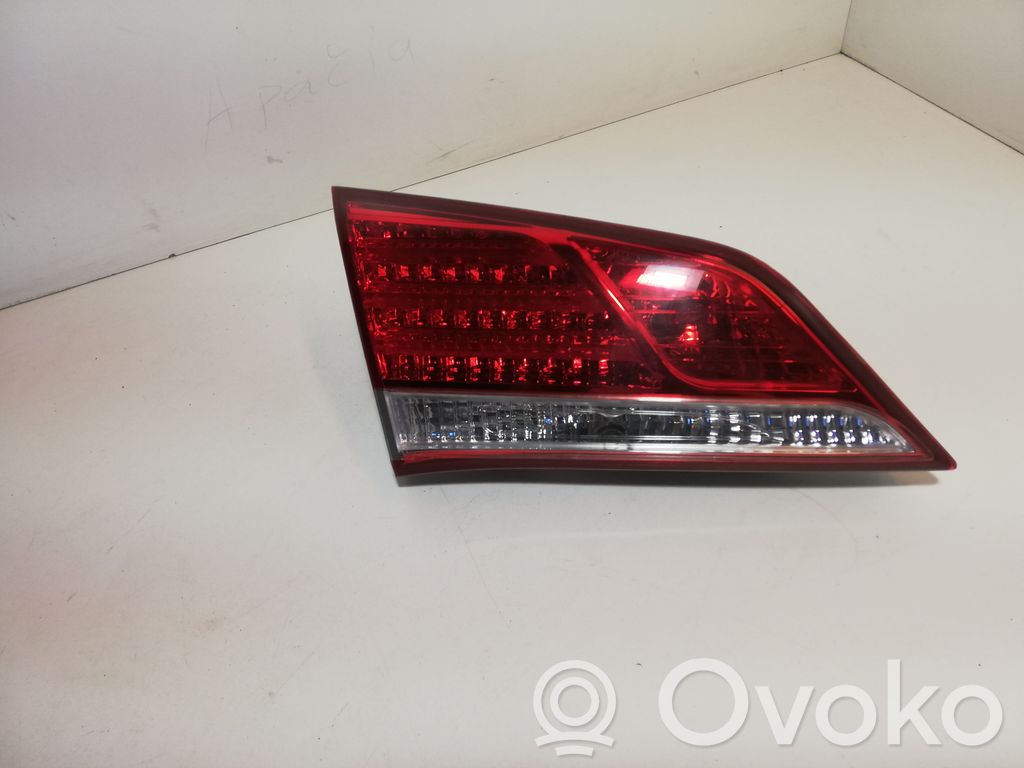 Hyundai i40 Galinis žibintas dangtyje 