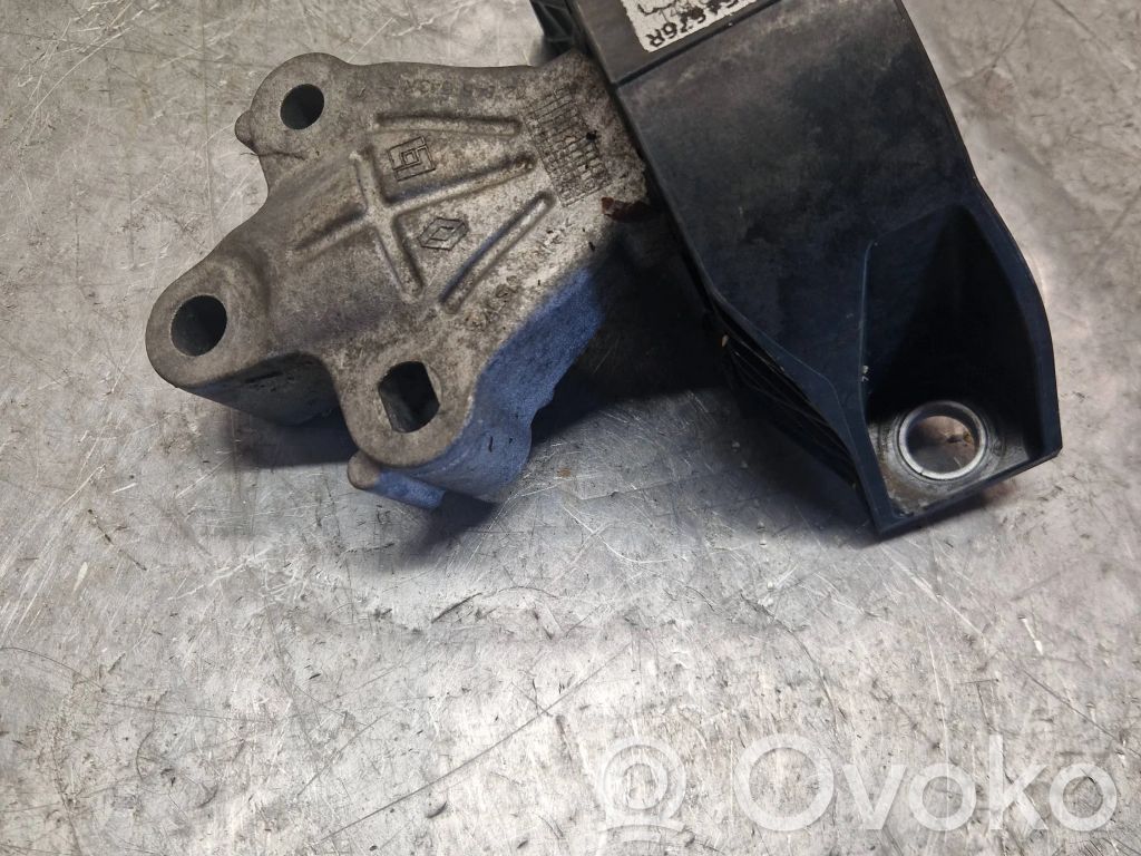 Engine mount bracket   112106577R,143884