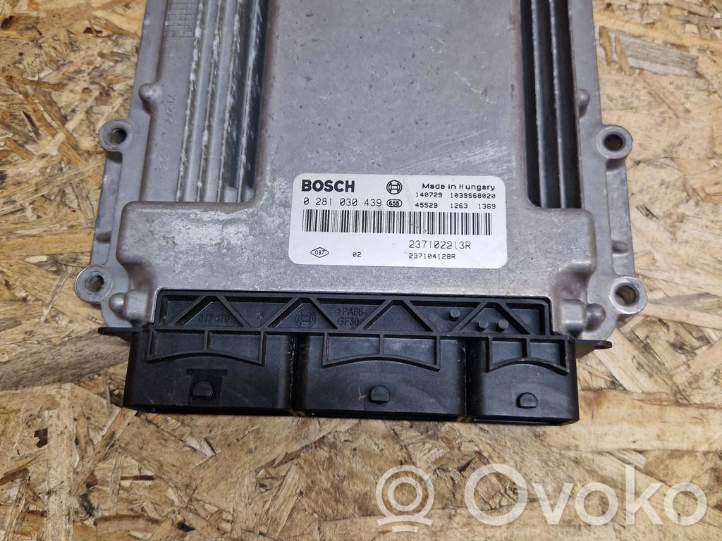 Renault Clio IV Engine control unit/module 
