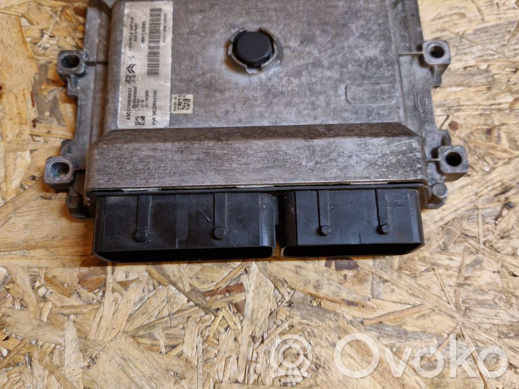 Peugeot 208 II Engine control unit/module 