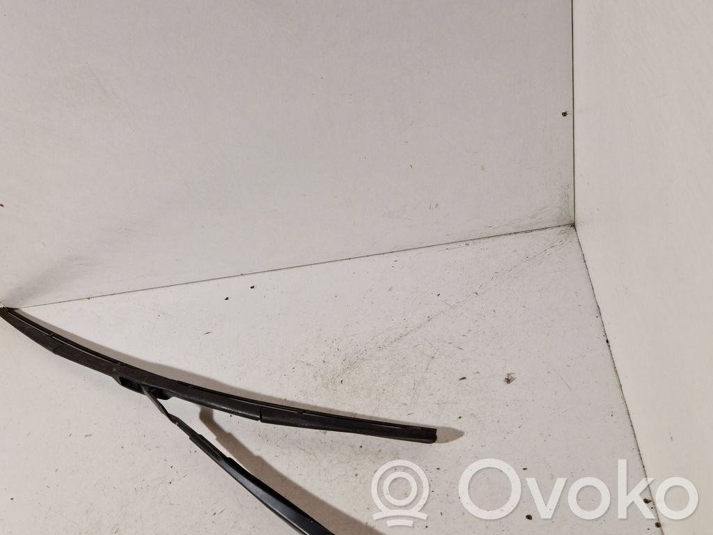 Lexus RX 450H Front wiper blade arm 
