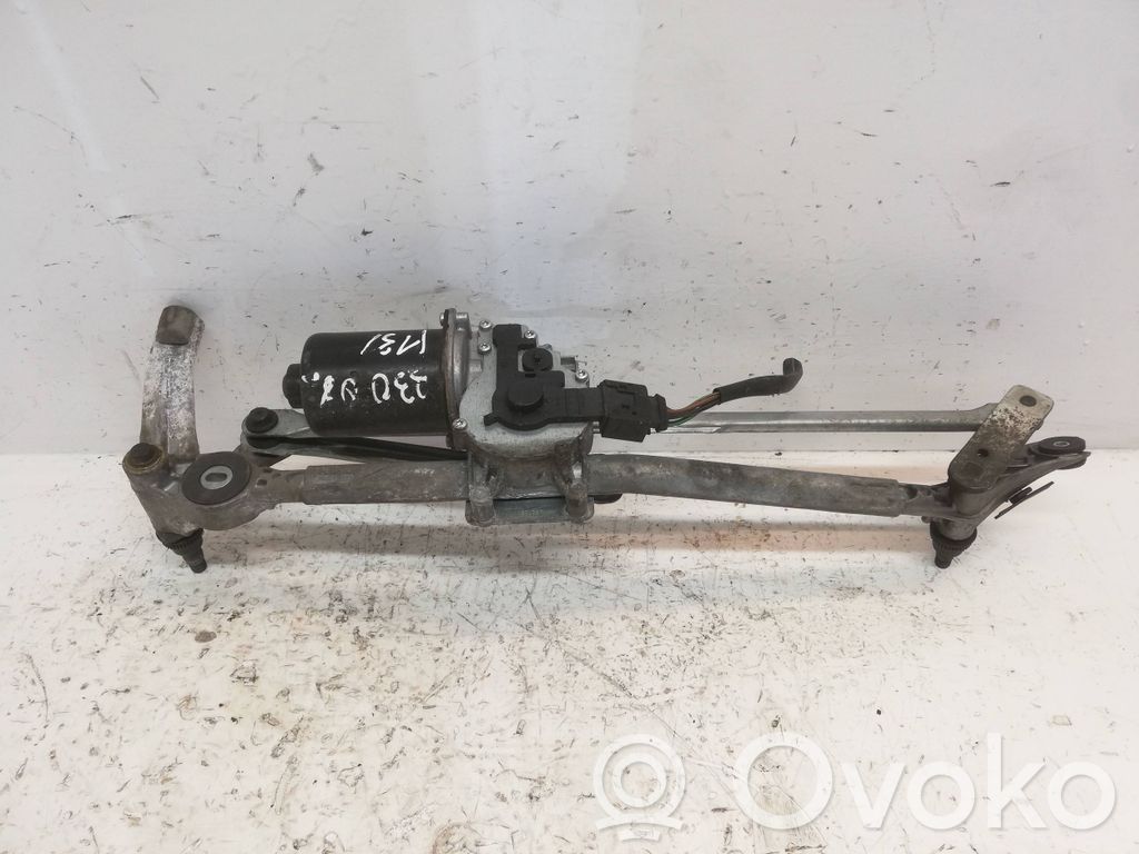 BMW 3 E90 E91 Front wiper linkage and motor 