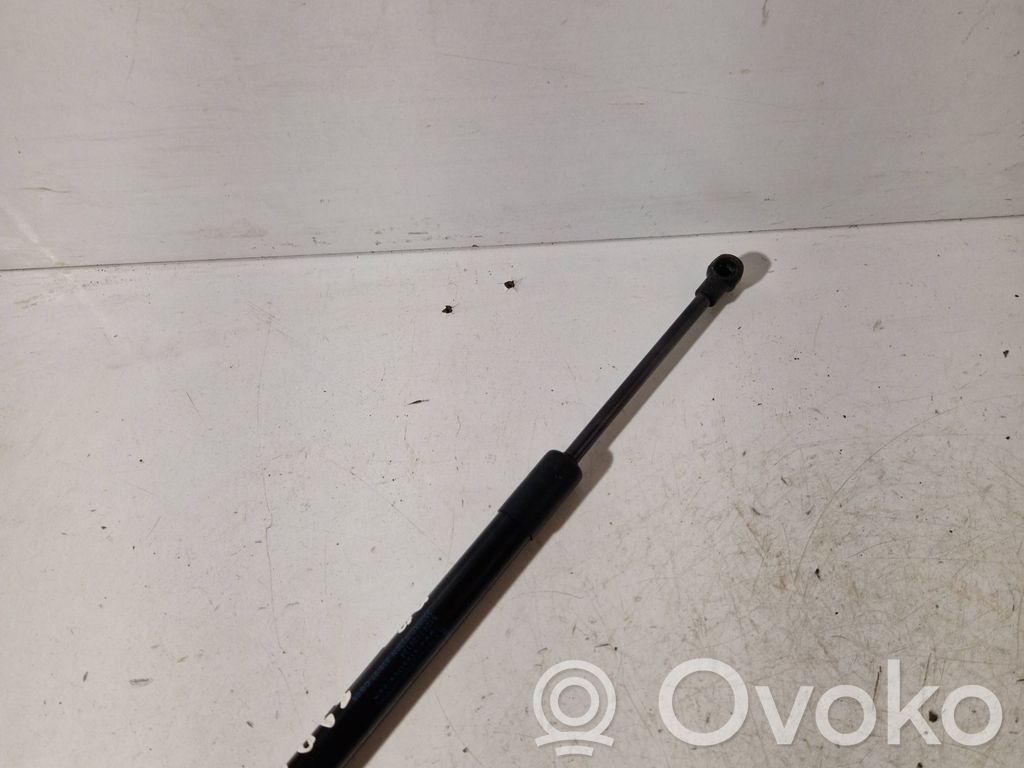 BMW 3 E90 E91 Tailgate/trunk strut/damper 