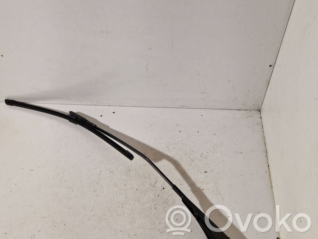 BMW X1 E84 Front wiper blade arm 