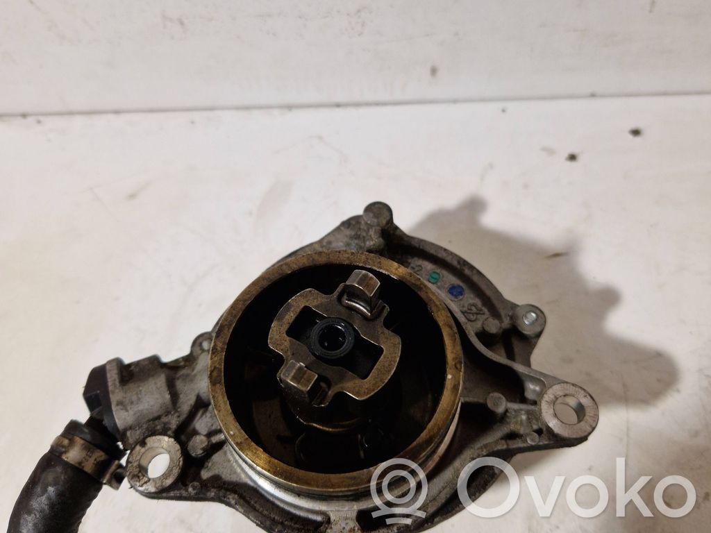 BMW 7 E65 E66 Vakuumo pompa 