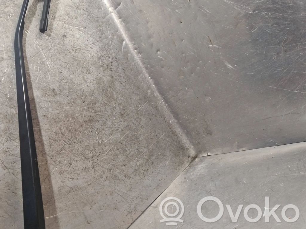 Suzuki SX4 Priekinio stiklo valytuvas 