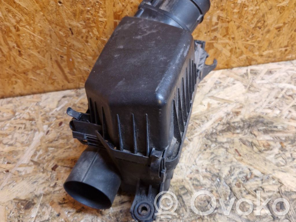 Hyundai i30 Air filter box 