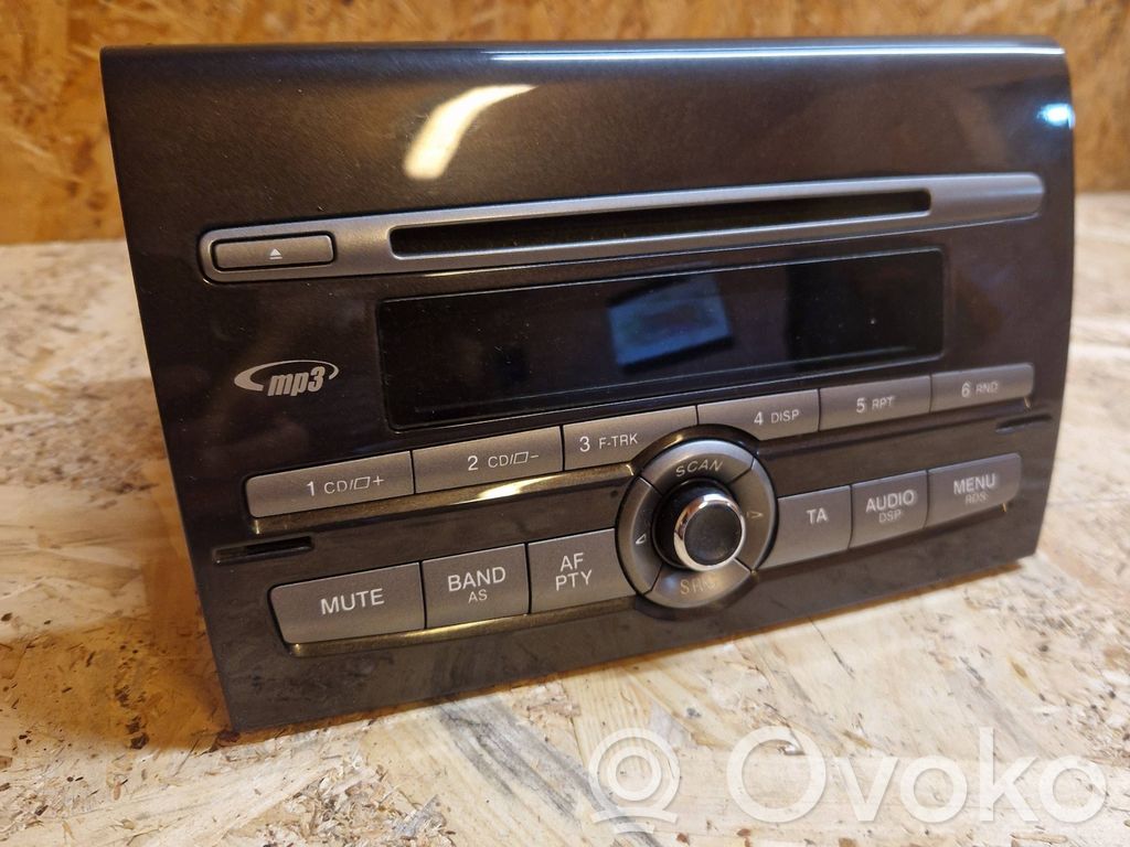 Fiat Bravo Radio/CD/DVD/GPS head unit 
