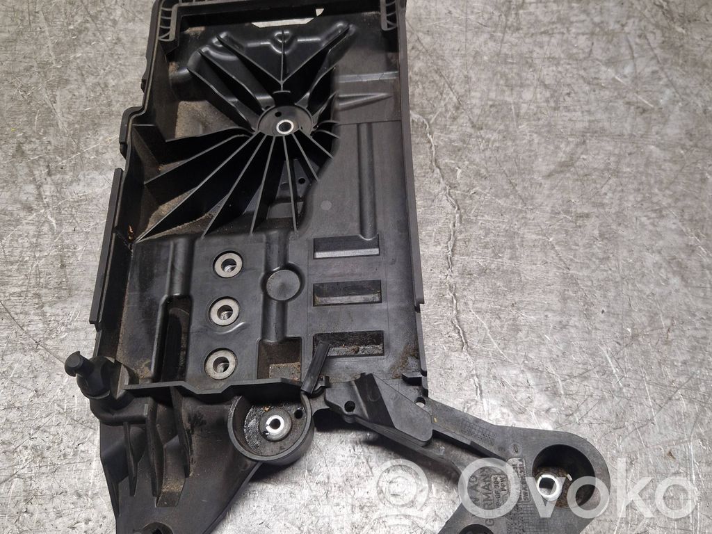 Skoda Octavia Mk4 Akumuliatoriaus tvirtinimo padas 