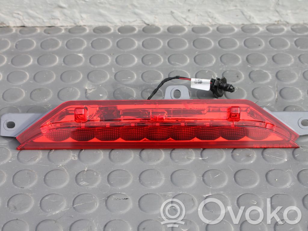 Chrysler Pacifica Third/center stoplight 