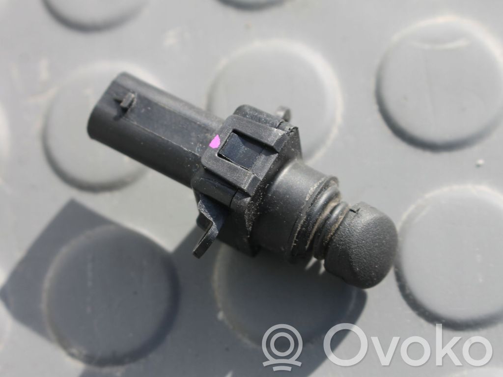 Chrysler Pacifica Tailgate opening switch 