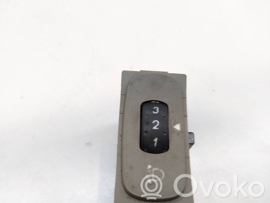 Headlight level height control switch   8200002439,6284