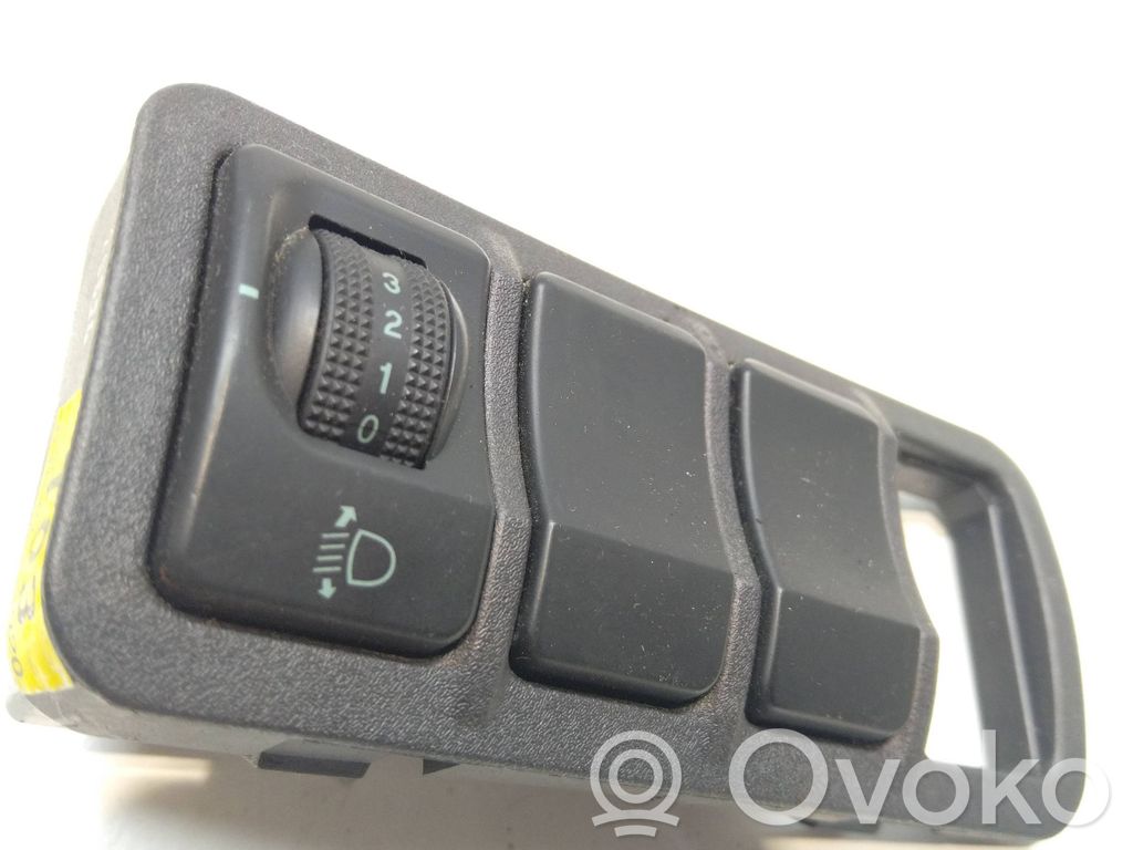 Hyundai Trajet Headlight level height control switch 