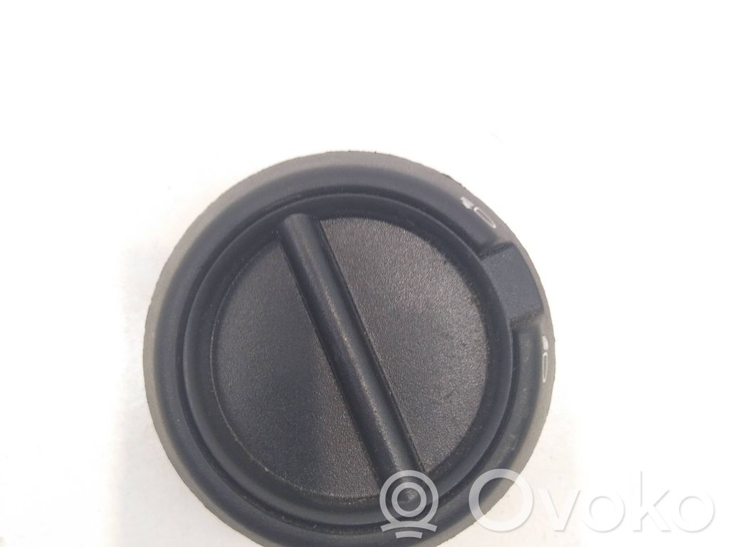 Headlight level height control switch   8200128309,6268